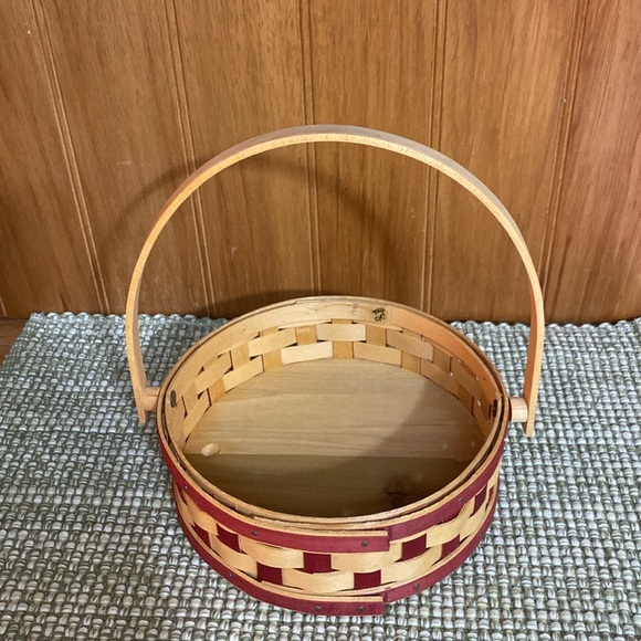 Longaberger 2006 Red/Natural Small Pie Basket w/Swing Handle - Picture 5 of 7